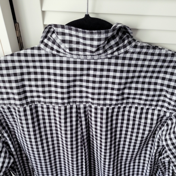 Croft & Barrow Black and White Checkered Button Down Shirt - Picture 5 of 7